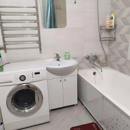 Large Near Metro Station Apartment